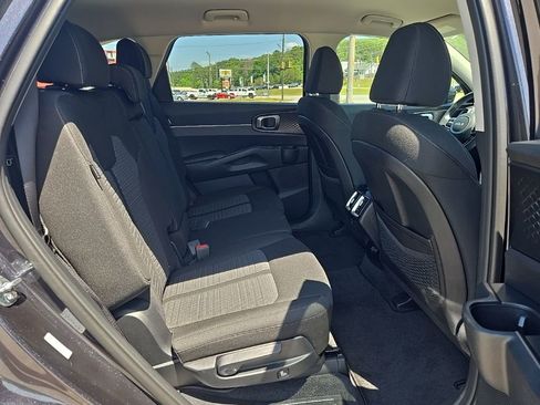 Used 2025 Kia Sorento LX FWD image 19