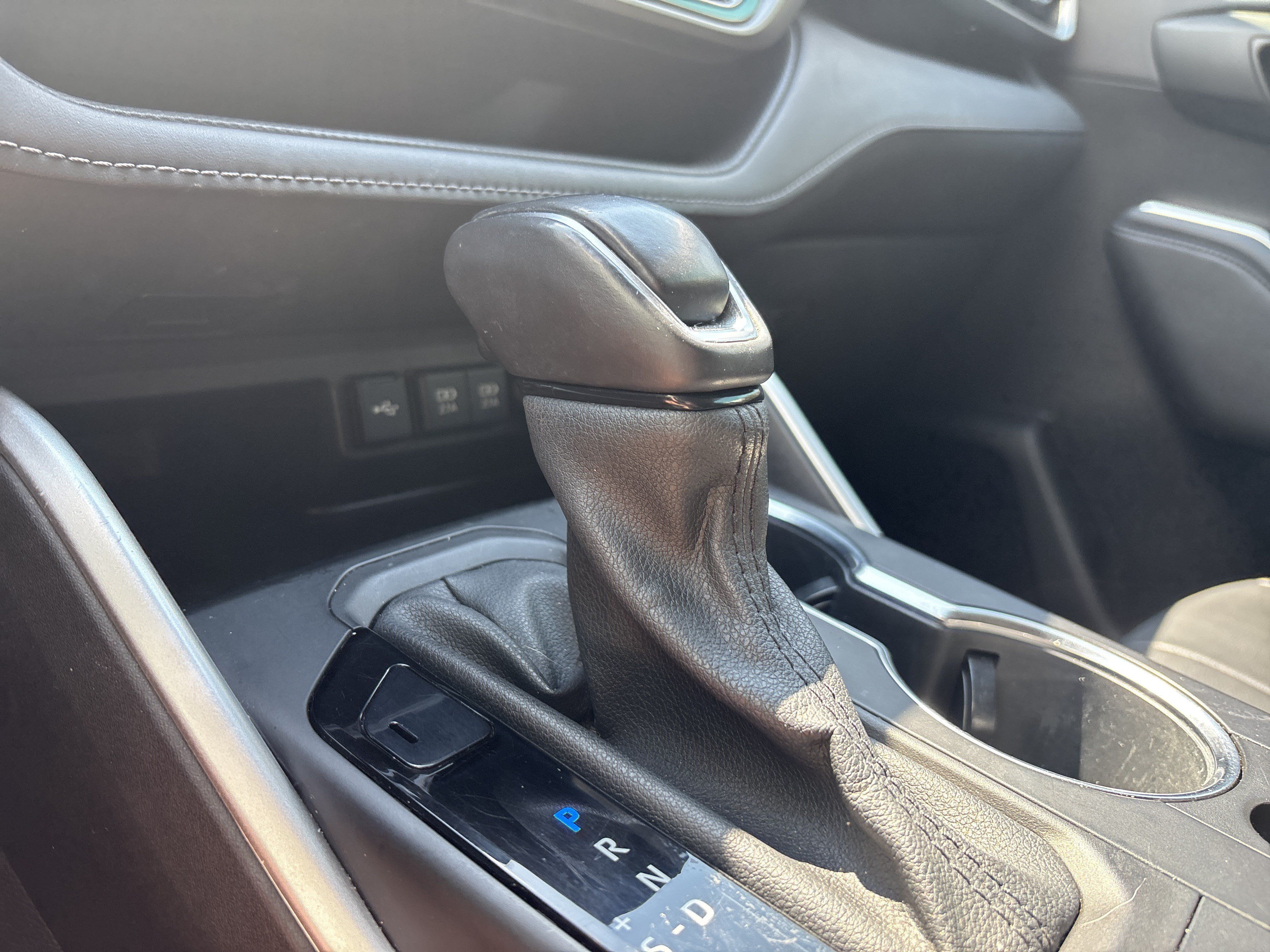 Used 2020 Toyota Highlander XLE AWD/4WD image 24