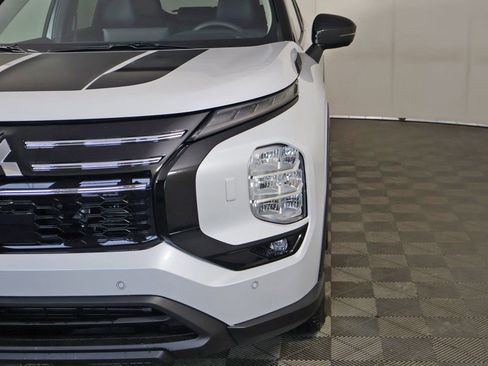 New 2026 Mitsubishi Outlander Trail Edition image 17