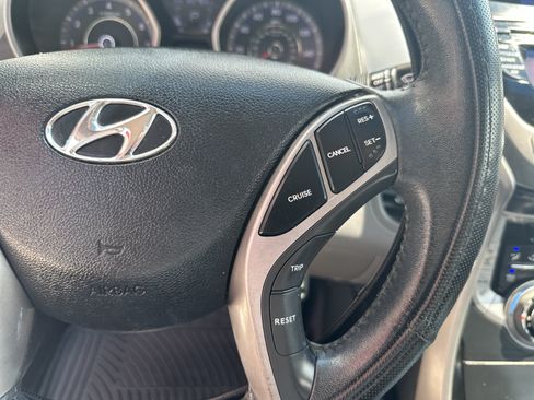Used 2013 Hyundai Elantra Limited FWD image 12