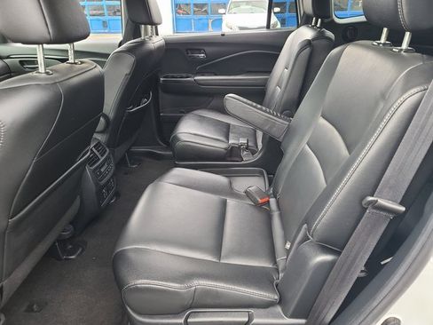 Used 2022 Honda Pilot Touring image 14