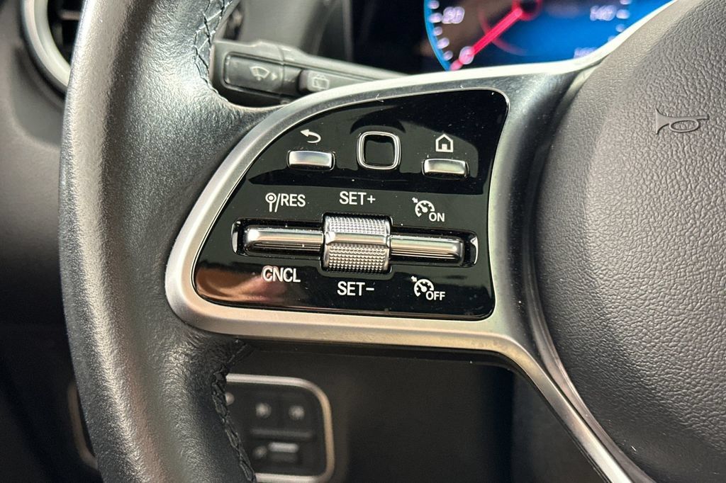 Certified 2022 Mercedes-Benz GLB 250 4MATIC image 30