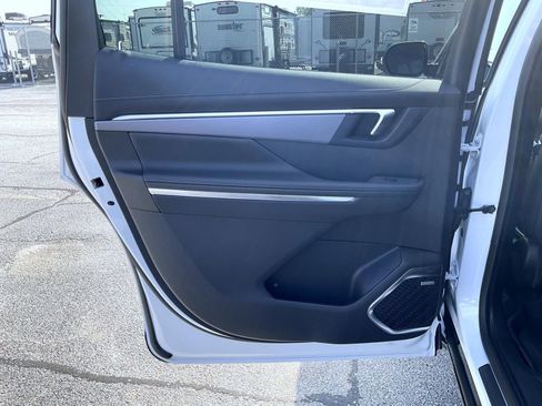 New 2026 Buick Enclave Sport Touring w/ Power Package image 21