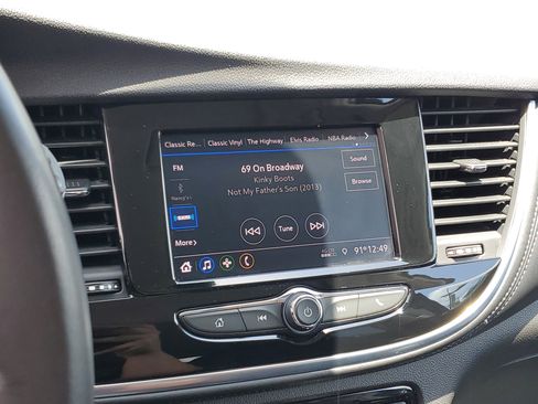 Used 2022 Buick Encore Preferred AWD/4WD image 25