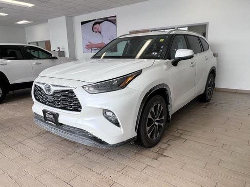 Used 2024 Toyota Highlander XLE image 20