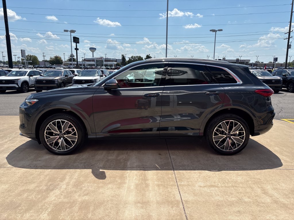 Used 2025 Audi Q5 Premium Plus AWD/4WD image 2