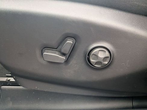 New 2026 Chrysler Pacifica Select FWD image 13