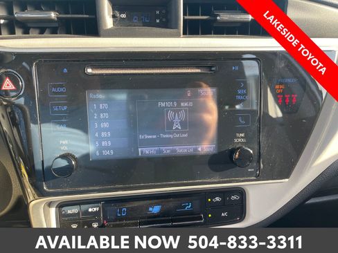 Used 2018 Toyota Corolla LE FWD image 30