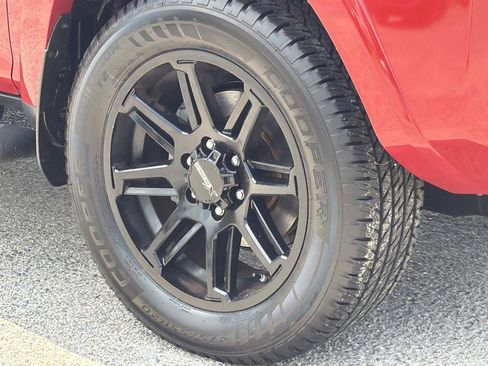 Used 2022 Toyota 4Runner SR5 RWD image 9