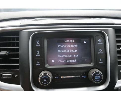 Used 2022 RAM 1500 Classic SLT AWD/4WD image 30