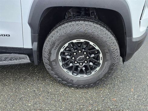 New 2026 Chevrolet Silverado EV Trail Boss image 9