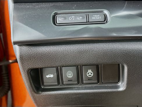 Used 2019 Nissan Maxima SR w/ Premium Package image 17