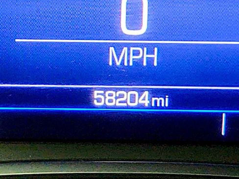 Used 2020 GMC Acadia SLE FWD image 16