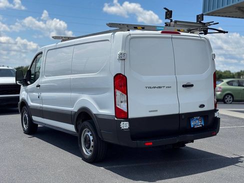 Used 2018 Ford Transit 250 130 Low Roof RWD image 5