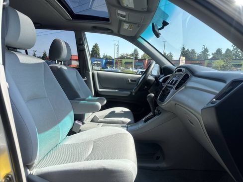 Used 2007 Toyota Highlander 4WD V6 w/ 3rd Row image 16