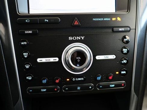 Used 2019 Ford Explorer Limited w/ Class III Trailer Tow Package image 32