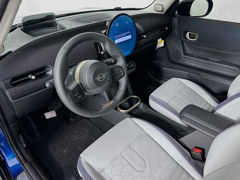 Certified 2025 MINI Cooper S image 9