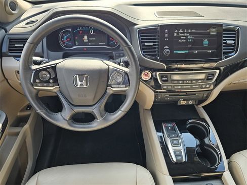 Used 2022 Honda Pilot Touring image 18