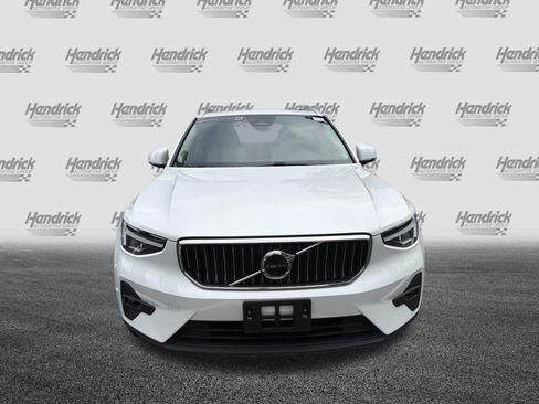 Used 2023 Volvo XC40 B5 Plus w/ Climate Package AWD/4WD image 3