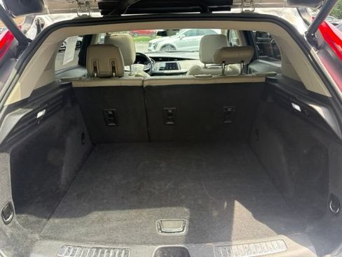 Used 2021 Cadillac XT4 Premium Luxury w/ Cold Weather Package FWD image 7