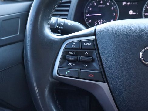 Used 2017 Hyundai Elantra Limited image 25