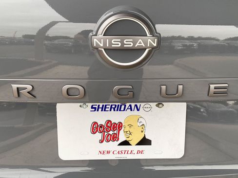Certified 2025 Nissan Rogue SL w/ SL Premium Package AWD/4WD image 9