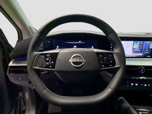 Used 2025 Nissan Murano SL image 11