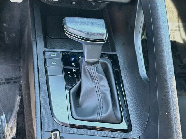 Certified 2025 Hyundai Elantra Sport FWD image 16