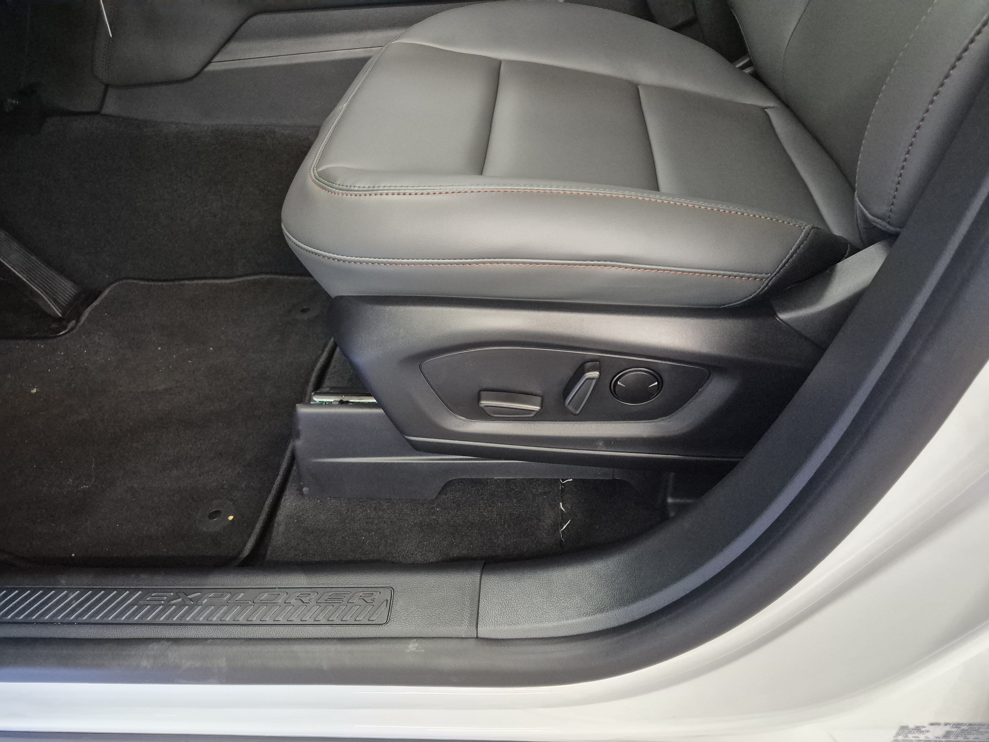 New 2027 Ford Explorer Active w/ Active Comfort Package RWD image 11