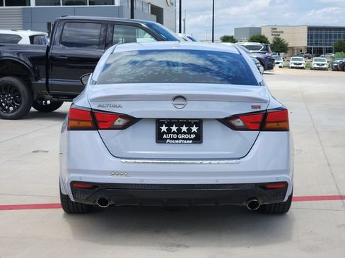 Used 2023 Nissan Altima 2.5 SR FWD image 7
