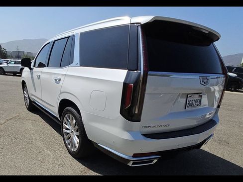 Used 2023 Cadillac Escalade Premium Luxury w/ Performance Package AWD/4WD image 5