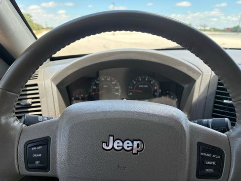 Used 2006 Jeep Grand Cherokee Laredo AWD/4WD image 47
