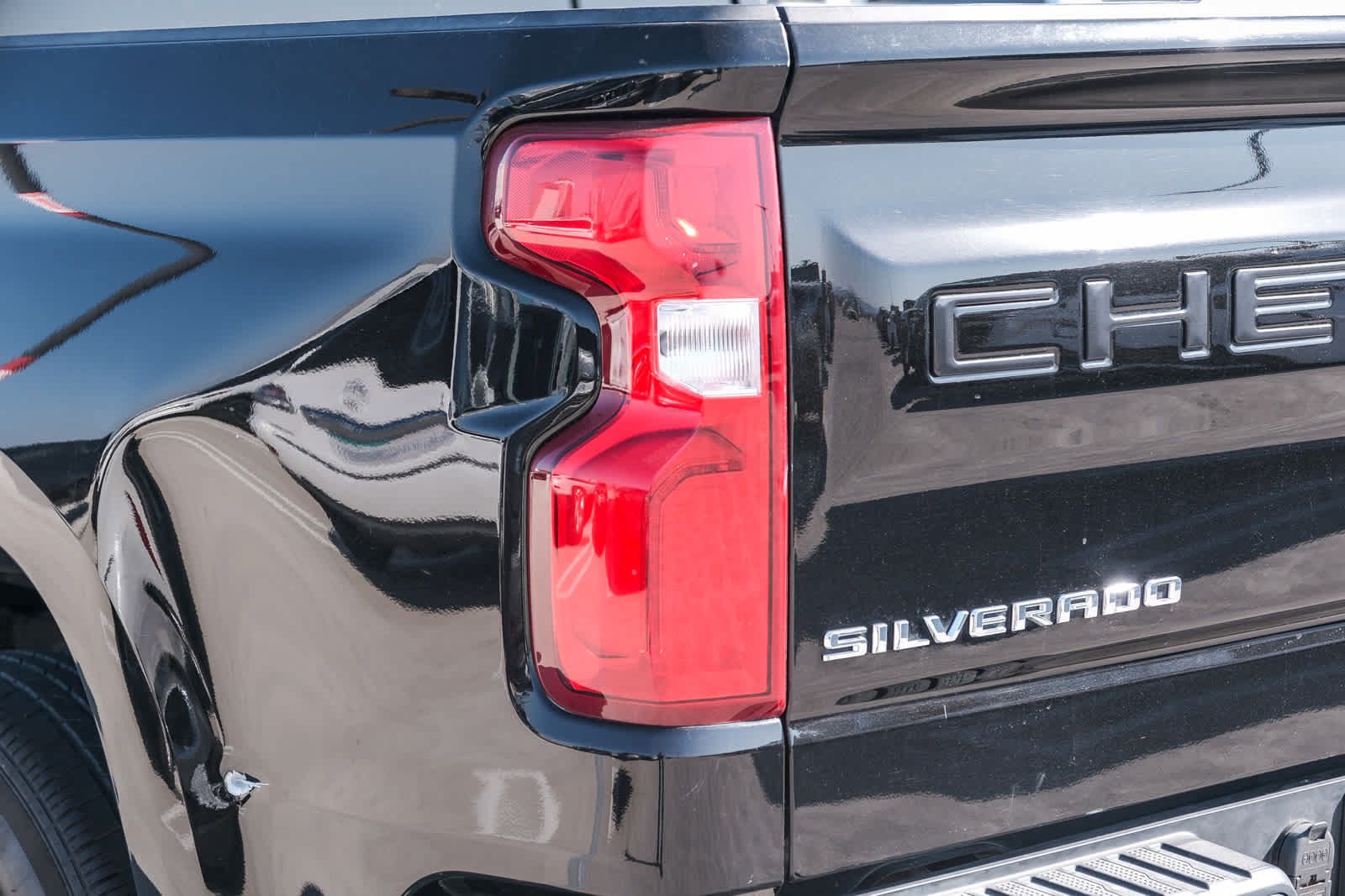 Used 2022 Chevrolet Silverado 1500 Custom RWD image 7