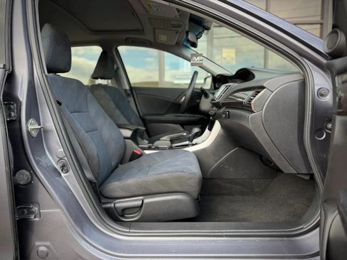 Used 2016 Honda Accord EX image 11