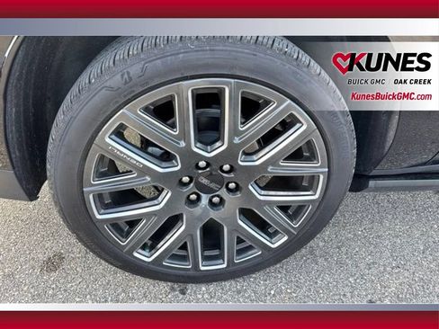 Used 2026 GMC Yukon XL Denali Ultimate w/ LPO, Floor Liner Package AWD/4WD image 15