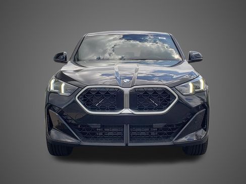 New 2026 BMW X2 xDrive28i w/ Technology Package AWD/4WD image 2