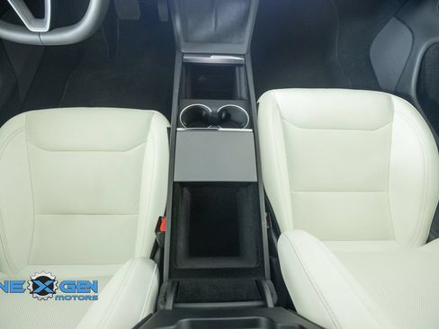 Used 2025 Tesla Model 3 Long Range AWD/4WD image 28