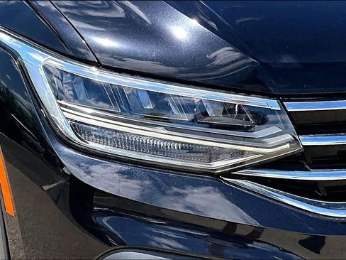 Used 2023 Volkswagen Tiguan SE AWD/4WD image 30