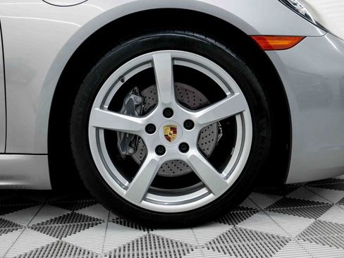 Used 2018 Porsche 718 Cayman RWD image 41
