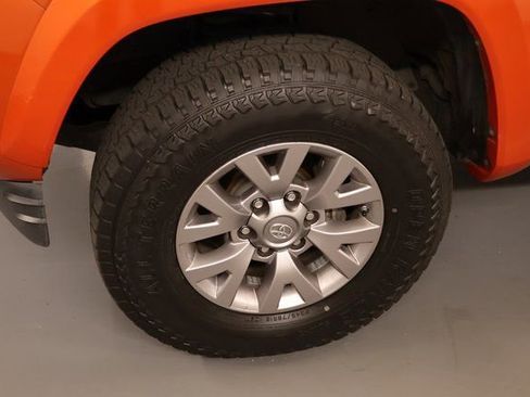 Used 2018 Toyota Tacoma SR5 image 8