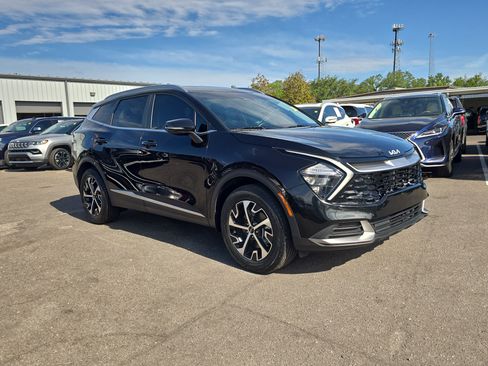 Certified 2023 Kia Sportage EX AWD/4WD image 2