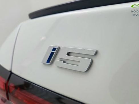 Used 2024 BMW i5 eDrive40i w/ Executive Package RWD image 19
