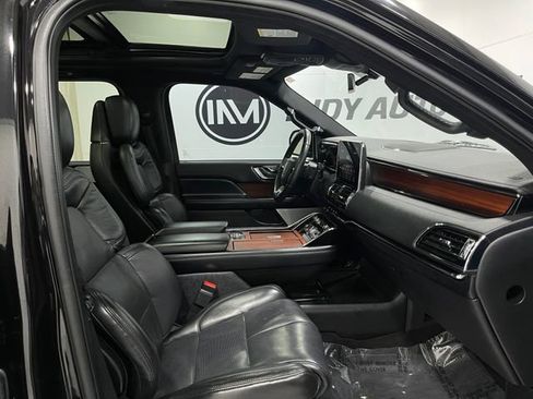 Used 2020 Lincoln Navigator Reserve w/ Luxury Package image 35