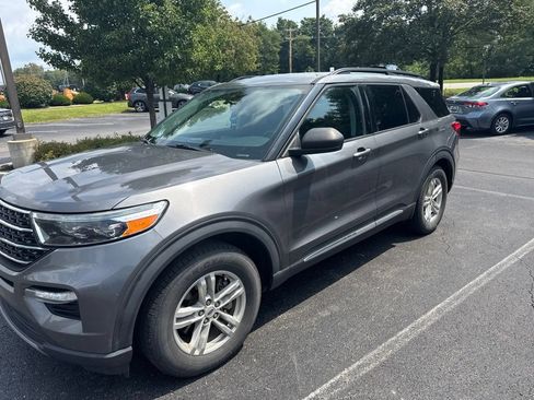Used 2021 Ford Explorer XLT w/ Equipment Group 202A RWD image 1