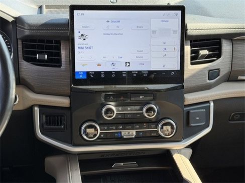 Used 2024 Ford Expedition Max Limited image 18