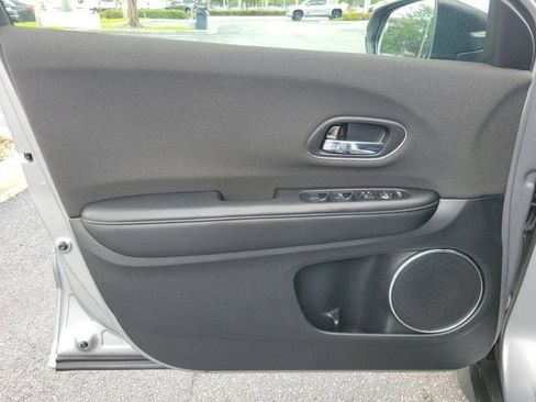 Used 2019 Honda HR-V EX image 10