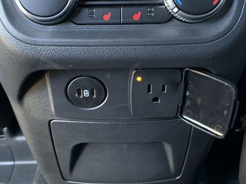 Used 2025 Ford Explorer ST-Line w/ Premium Package image 25