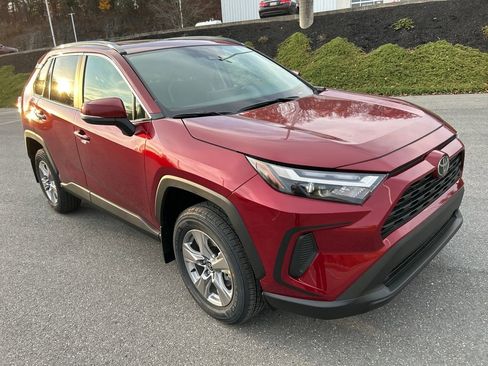 New 2025 Toyota RAV4 XLE image 7