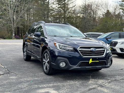 Used 2018 Subaru Outback 3.6R Limited AWD/4WD image 2