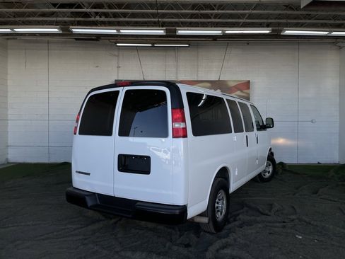 Used 2017 Chevrolet Express 2500 LS image 3